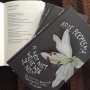 Mijn nieuwe boek is binnen. Een persoonlijke selectie van de mooiste gedichten over de dood. 
vormgeving: Femke Tomberg
uitgeverij: Prometheus
17,95e (behalve aanstaande zaterdag, dan kun je hem, speciaal voor Allerzielen,  cadeau krijgen bij 15 boekhandels door heel het land). #poezie #dood #leefjeleven