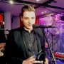 Goedemorgen @JohnNewmanMusic! Ben zo benieuwd naar zijn cover van I Need Your Love, luisteren jullie mee straks? #3FM