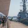 【横浜開港祭 護衛艦たかなみ一般公開】まずは乗船する為に待機列に並ぶ 大さん橋の中には初めて入ったけどなかなかに桟橋まで歩かされるｗ 