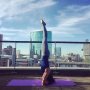 Special thanks to @jomaradekker for guiding me and giving me the extra confidence to finally do this by myself 🤘🏼 #becomingayogi #yoga #corestability #practice #confidence #premiumclub #activesports #rotterdam #city #view #tamethebull #nofear