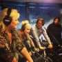 Kijk ze zweten...finalisten #bzet Samantha, Daantje, Rein & Jason. Wie maakt meeste meters op de fiets, die mag zingen! 