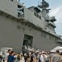 【よこすかYYのりものフェスタ2015】配備されたばかりな新鋭艦の一般公開とあって注目度はやはり高い 人多すぎぃぃぃぃぃｗｗｗｗｗｗｗ