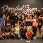 Stiekem alvast getraind met deze vrolijke bende krachtpatsers (m/v) in onze splinternieuwe @vondelgym Morgen organiseren we nog zo'n preview training. Daarna openen we de gym feestelijk en vanaf vrijdag beginnen de lessen aan de Wibautstraat in Amsterdam. Het is zo mooi geworden, joh. Blij en trots hoor!
