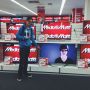 EPIC. @WaltEggink heeft de TV's in de #MediaMarkt gehackt!