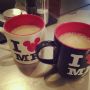 最近買ったティーバッグ状のコーヒーは、独り暮らしには凄く便利だけど、ソイラテ飲みたいとかなると都合豆乳を先にレンジで温めたりする関係でカップが２つ必要になる＝洗い物が増えるになるので、結果お得感がトントンになります... (；´Д｀)