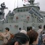 【FleetWeek 横須賀艦艇公開】みんなして写真を撮りまくるから列が進まんｗ