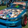 【第11回館林痛車ミーティング】このステッカー群は会場に到着してから全部貼ったんですかね？ｗ 車内が全く見えないんですけどｗｗｗ 