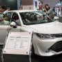 【AUTOMOBILE COUNCIL 2016】現行型のカローラも展示 生誕50周年記念車のカローラ アクシオ 「HYBRID G 50Limited」 今時のカローラは240万もするらしい・・・