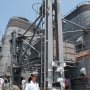 【艦艇公開 in 大洗2017】タラップを上るとまずは煙突が目に入ります 見上げるほどに背が高い 
