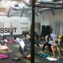 Dat was mooi zeg, onze eerste yogales in de gym. Heel blij met @franziska_lancaster die voor ons 7 dagen in de week Mobility en Yoga gaat geven. Backbends to kickstart the weekend!