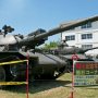 【武山駐屯地 東部方面混成団創立6周年記念行事】今回の記念行事では例年行われていた戦車の体験試乗が行われませんでした その代わりなのでしょうか記念撮影用に綺麗に塗装された戦車が2両用意されました 
