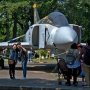【厚木基地日米親善春まつり2016】うん、これは機体の前で記念撮影したくなるよねｗ 