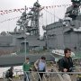 【FleetWeek 横須賀艦艇公開】前部デッキからは隣に係留されている日本の艦艇を見る事が出来ます