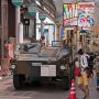 【自衛隊グリーンフェスタ2015】商店街にこんなクルマが停まっていればみんな何事かと思うだろうよｗ (ﾟ∀ﾟ; ｱｾｱｾ