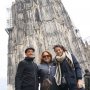 Surprise weekend with mommy who's celebrating her 65th Bday tomorrow 🎉🎈 #koln #germany #citytrip #familytime #bday #mommy #celebrate