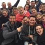 Kijk ze stralen! Martin uit #hijiseenzij heeft zijn Linda ten huwelijk gevraagd. Wat een moment! #transgender #prachtmens #liefde