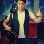 Gitaar gestemd, @jaimifaulkner is er klaar voor! #3FM