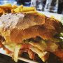 Burgers voor burgers bij de Burgerij 
#debuik #rotterdam #burgers