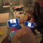 Eli logeert bij ons en heeft tegelijkertijd facetime contact met pappa in Amsterdam en mamma in New York