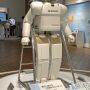 【ホンダコレクションホール】この展示されているASIMOは今となってはけっこう旧型ぽいっすね デカいランドセルしょってるしｗｗｗ