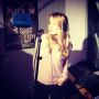 T zonnetje schijnt op de Speelplaats! Daar zorgt @IlseDeLange wel voor! Ik ben benieuwd hoe het zo LIVE gaat klinken...