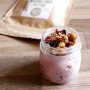 Nieuw recept van @ekopura. Aardbei Choco shake!

Vandaag starten we de dag met deze heerlijke aardbeien, chocolade proteïne shake met granola en noten. We hebben deze shake gemaakt met biologische yogurt en een scoop Ekopura voor onze dagelijkse proteïne.

Ingrediënten: - 200ml biologische yoghurt
- 5 aardbeien
- wat stukken pure chocolade
- een eetlepel granola
- enkele hazelnoten
- 1 scoop @ekopura natural whey cacao

Aftoppen met wat granola, noten en klaar is deze heerlijke shake voor na het sporten of als tussendoortje. #healthy #smoothie #shake #vegan