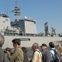【FleetWeek 横浜艦艇公開】道中はガイドさんの解説が入るのだが誰も聞いちゃいねぇｗ
