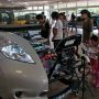 【オートジャンボリー2014】1号棟エントランスには各種カットモデルが展示 写真はリーフ