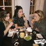 Aan de smoothies met deze gezellige oma's! #gisteravond