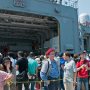 【艦艇公開 in 大洗2017】シースパローを旋回させていた為か通路の移動が激しく制限されてしまいさわぎりの格納庫前は超大渋滞が発生ｗ 