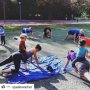 Core stability training. With a kid on your back. We challenge you. #sportensamenmetjekind #corestrength #bootcamp #crossfit #vondelgym #vondelpark