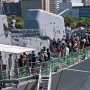 【横浜開港祭 護衛艦たかなみ一般公開】デッキ上に溢れる人・人・人 公開時間終了間際まで人の波は途絶えませんでしたとさｗ 