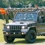 【武山駐屯地 東部方面混成団創立6周年記念行事】駐屯地の偉い人が隊員の方々の周りをクルマでぐーるぐる お決まりのルーチンワークですねｗ 