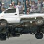 【オートジャンボリー2015】しかしドライバーさんの本気はここからだった 片輪走行のまま旋回を始める軽トラｗｗｗｗｗ マジかよｗｗｗｗｗ