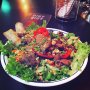 Shaken beef salad and two halves of a fried spring roll 🇻🇳
#stilllife #itiswhatitis #vietnamesefood #soiwashungry
