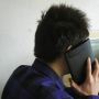 Nieuwe Samsung fonblet wordt 5,8 inch. Dat is huge. Maar toch zijn er dan figuren die zo gaan bellen.
