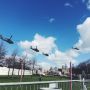 Secret Service haalt nog even de laatste mensen op... In vier Black Hawk helicopters!