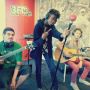 Stoere chick hoor! @CoelyCoely gaat straks los op de mic, soundcheck klinkt nu al waanzinnig! #3FM