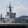武山駐屯地の帰りにちょっと横須賀に立ち寄ってみました いつもは護衛艦いずもがいる逸見岸壁には輸送艦くにさきが停泊しています 