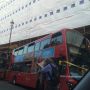 Piccadilly closed westbound  bus as caught the scaffolding 