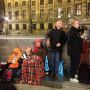 Zij staan voorraan, vannacht al.. #dam #troon