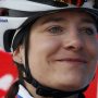 First victory @mariannevosofficial after comeback. She wins criterium #OudVossemeer. @jeannekorevaar 5th. #RaboLiv #cycling #womencycling