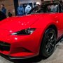 【東京オートサロン2017】ブース中央に展示されたノーマルのロードスターは初代の赤を忠実に再現した「クラシックレッド」仕様 この色は2月末日までの期間限定販売だそうです 